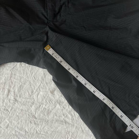 Greg Norman Performance Golf Casual Shorts Size 32 - Picture 6 of 6